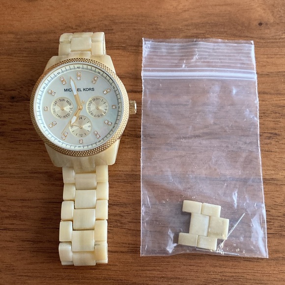 Michael Kors Cream Tortoise Shell Wrist Watch for Women MK 50-39 - Picture 4 of 6